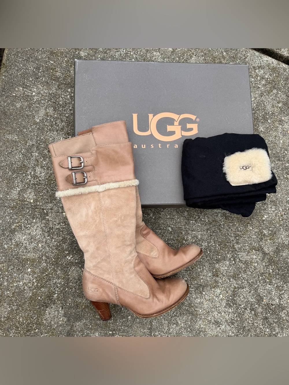 Ugg Australia Raya boots warm taupe color